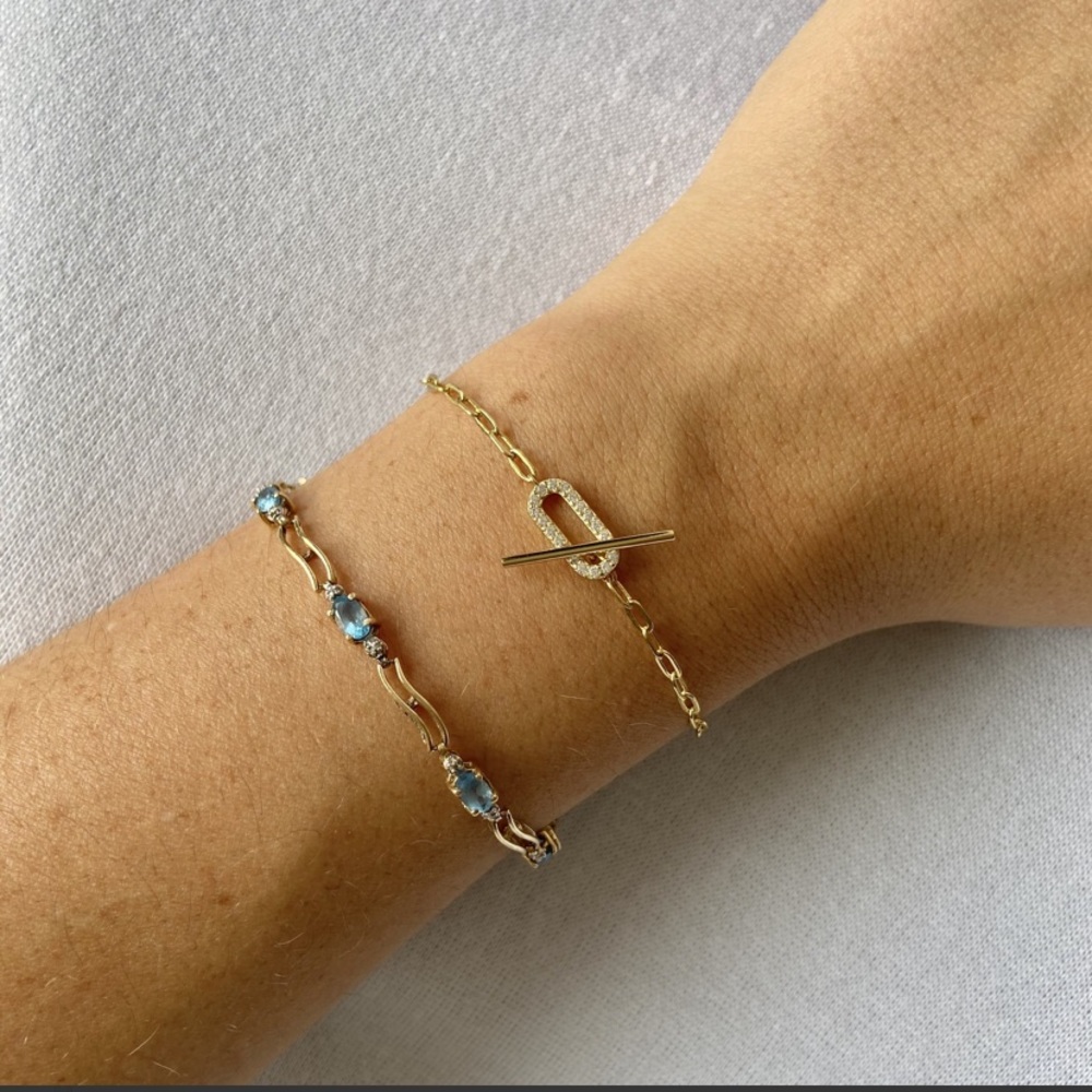 Toggle Mini Link Chain Bracelet - Picture 3 of 3
